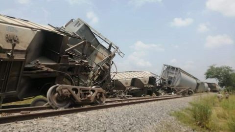 Tren carguero sufre falla y se descarrila en Veracruz
