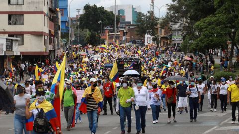 Protestas en Colombia entran en su tercera semana, advierten que continurán