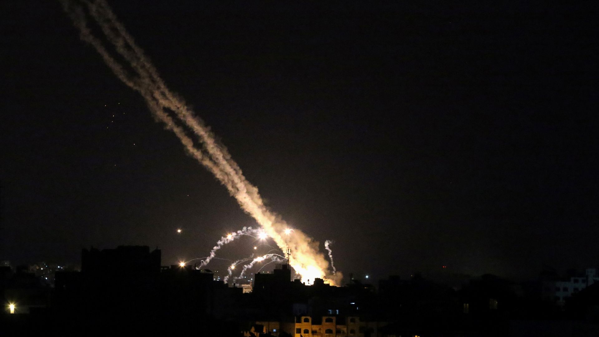 Israel Dispara Sobre Gaza Y Contin an Los Ataques Palestinos Con Cohetes