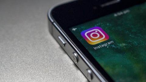 EU pide a Facebook que abandone plan de Instagram para niños