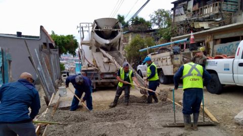 Calles cerradas en la colonia Buenavista, de Tijuana