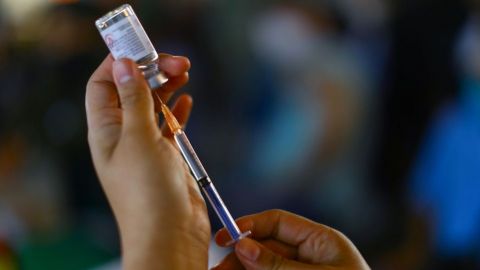 CanSino reconoce posible reducción de eficacia en vacuna anticovid