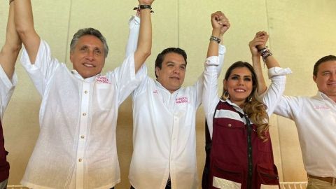 Manuel Negrete declina a favor de Evelyn Salgado a gubernatura de Guerrero