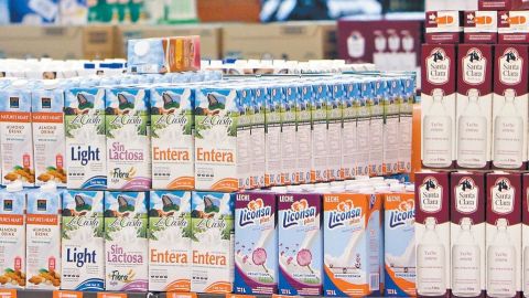 Profeco revela marcas de leche saborizada y lácteos que incumplen etiqueta