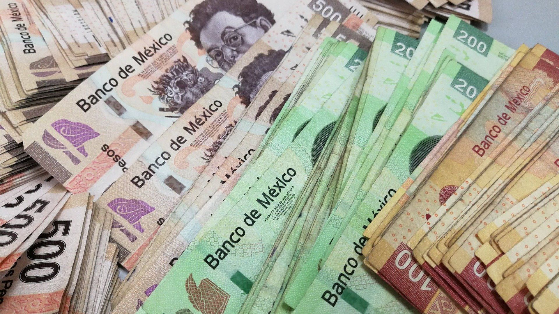 300 pesos mexicanos to dollars