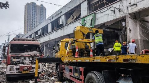 Explosión de gas en edificio residencial deja al menos 12 muertos en China
