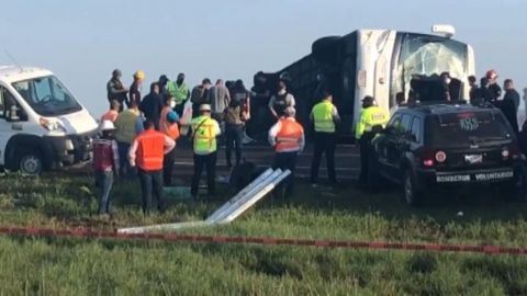 Vuelca autobús de pasajeros, van 9 muertos y 16 heridos