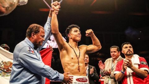 Jaime Munguía, boxeador tijuanense, derrota a Kamil Szeremeta en 6 rounds