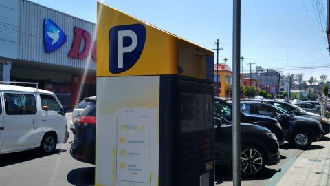 Estacionómetros sin funcionar, denuncian locatarios de Zona Centro