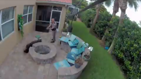 📹 VIDEO: Policía usa taser contra joven que esperaba a su novia en Florida
