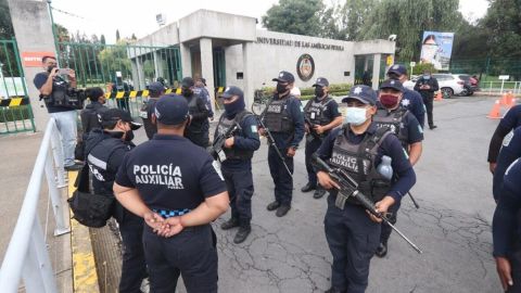 Policía toman instalaciones de la UDLAP; desalojan a maestros y alumnos