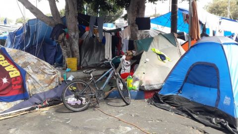 Migrantes dicen que huyen de violencia y Tijuana está peor