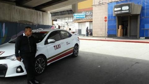 Se inconforman taxistas de la Garita de San Ysidro por cierre de acceso peatonal