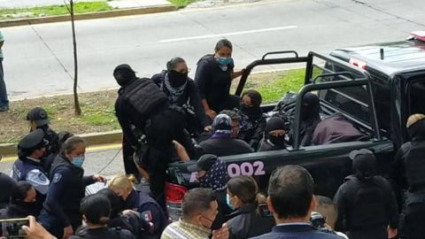 Detienen a 10 mujeres, a una de ellas junto a su bebé, tras protesta en Jalisco