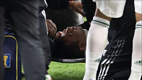 'Chucky' Lozano es baja de la Copa Oro tras la brutal entrada que lo hospitalizó