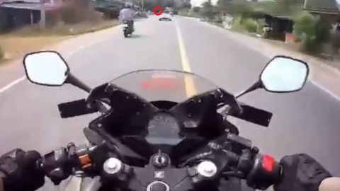 Dramática PERSECUCIÓN policial en motocicleta es grabada en VIDEO