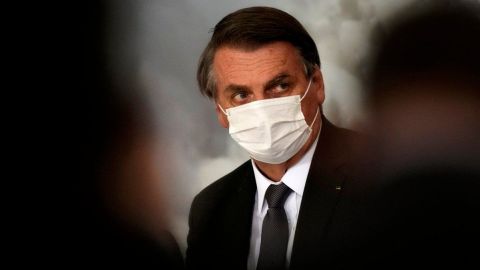 Presidente Bolsonaro está hospitalizado por ataque de hipo
