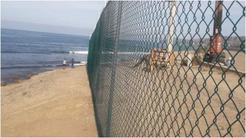 Bloquean libres accesos a playas de Ensenada