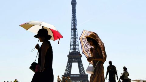 Torre Eiffel reabre tras más de ocho meses cerrada por la pandemia