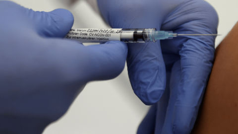 Descartan vacunación para menores de 17 años en BC