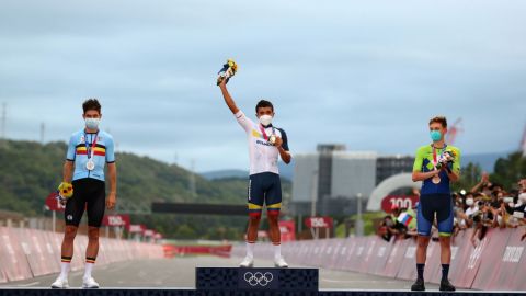 ¡Richard Carapaz de Ecuador gana el oro en ciclismo!