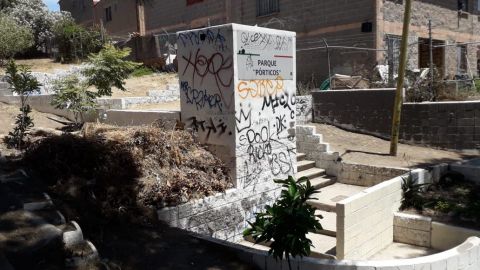 Grafiti invade espacios recreativos de Pórticos de Santa Fe