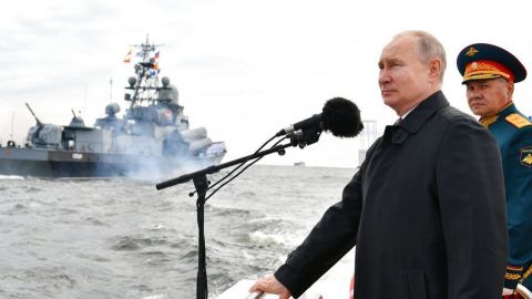 Putin presume el poderío de la Marina rusa