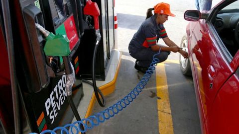 Profeco detecta ocho gasolineras que no daban litros completos