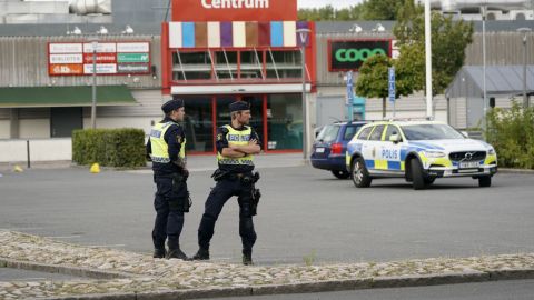 Tres personas heridas tras tiroteo vespertino en Suecia