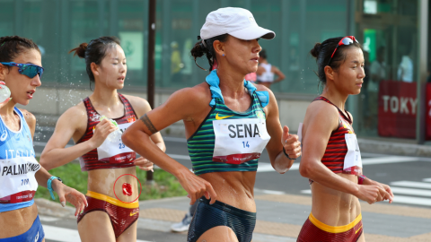¿Por qué las atletas chinas se tapan el ombligo en Tokio 2020?