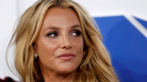 Padre de Britney Spears renuncia a la tutela legal que tenía sobre su hija