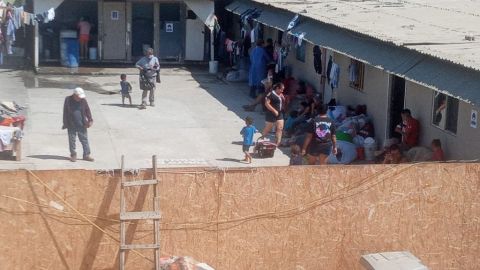 Llegan migrantes hondureños a albergue de Ensenada