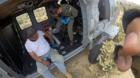 Rescatan marinos a persona extraviada en la Sierra de Juárez