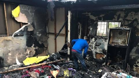 Arrasador Incendio: El fuego les quitó todo, menos la vida