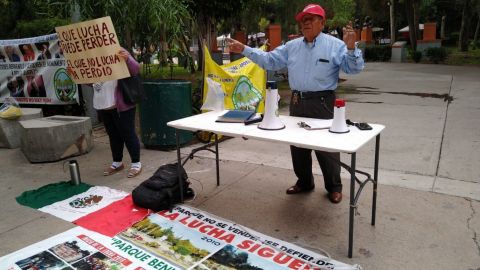 Manifestantes exigen la recuperación del parque Benito Juárez