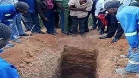 Pastor pide que lo entierren vivo; muere al intentar hacer la resurrección