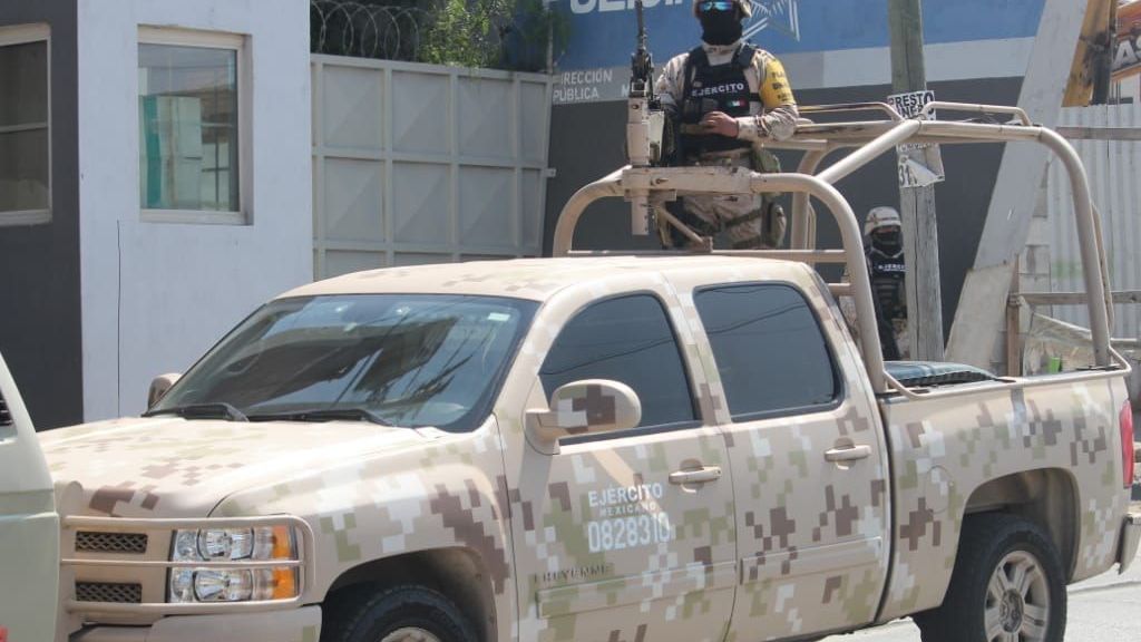 Aún Con Militares En Rosarito, Asaltaron Con Violencia Y Robaron Auto ...