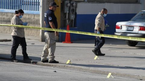 Un taxista y una mujer resultaron heridos tras atentado en estación de camiones