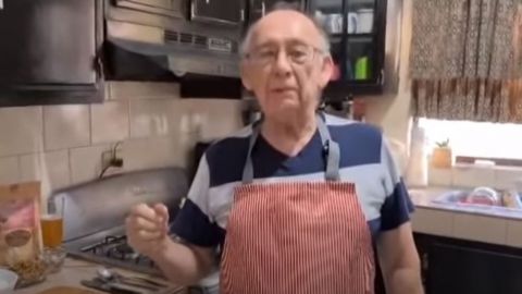 Abuelito de 80 años se vuelve youtuber de cocina al perder su trabajo