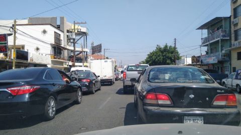 Provocan turistas caos vial en principales calles de Tijuana