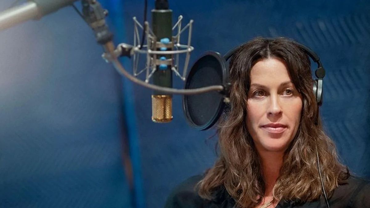 Alanis Morissette Revela Que Fue Violada Por Varios Hombres 