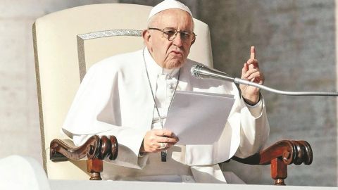 Papa pide a la Iglesia reconocer errores y pedir perdón por los abusos