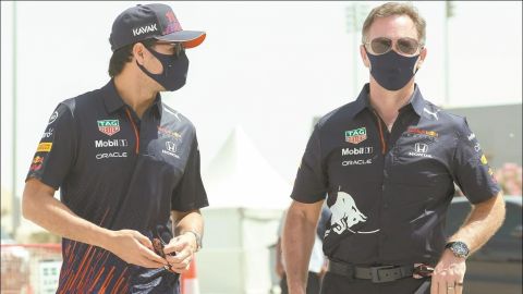 Jefe de Red Bull elogia y explica por qué renovaron a Checo Pérez
