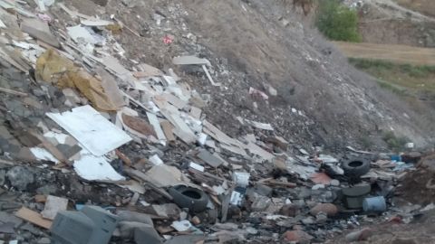 FOTOS: Alientan empleados municipales basurero clandestino