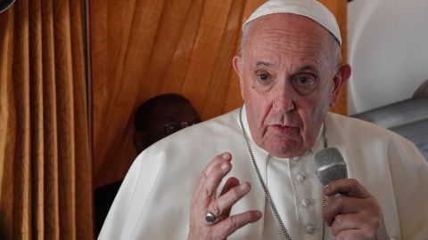 El Papa bromea con que algunos lo querían muerto y planeaban un cónclave