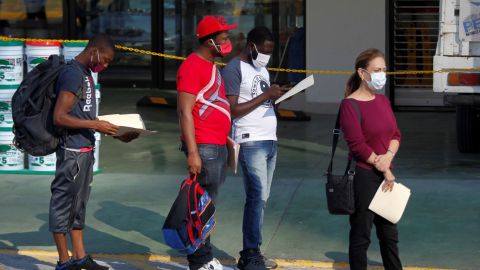 Migrantes haitianos consideran quedarse en México tras desalojo masivo