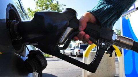 ¿Por qué los británicos están haciendo compras de pánico de gasolina?