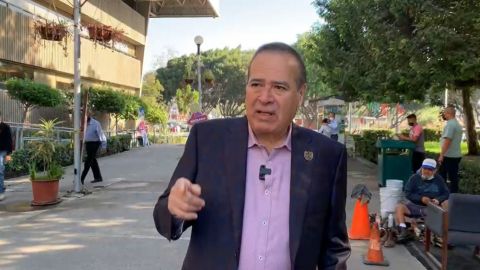 VIDEO: Entra Arturo González por la puerta grande de Palacio Municipal