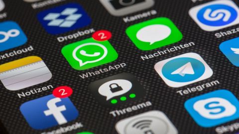 Afecta caída de Facebook y Whatsapp en difusión de trabajos institucionales