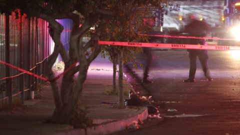 Encuentran cabeza y narcomanta en Plaza Mundo Divertido